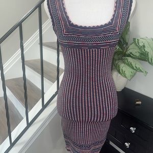 NEW WITHOUT TAGS STRETCH BCBG MAXAZRIA MINI DRESS SIZE XS